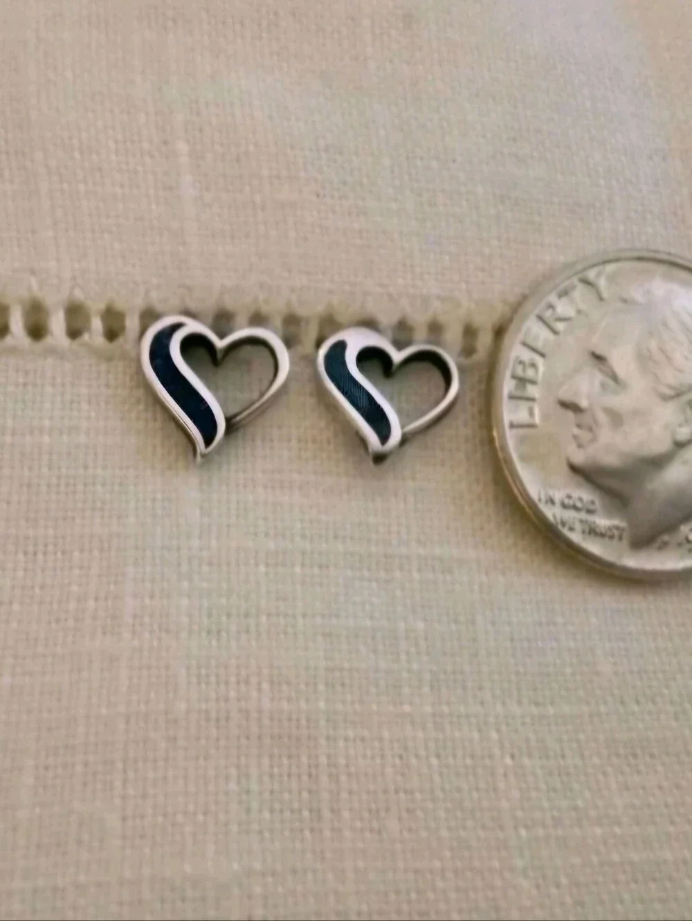 Vintage 90s Sterling Silver Turquoise Inlay Heart Swoop Stud Earrings 925